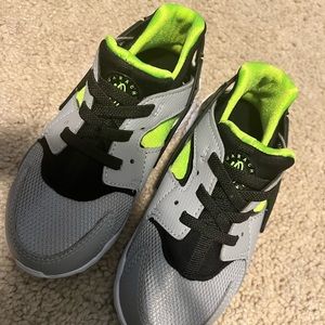 Toddler Nike sneakers